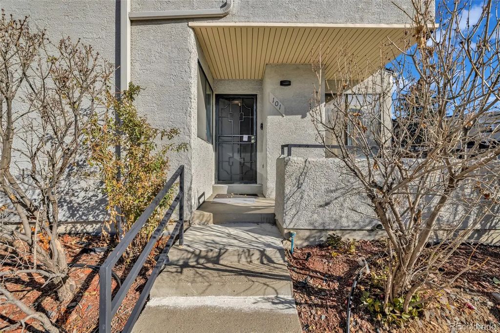 1830 Newland Court 101, Lakewood