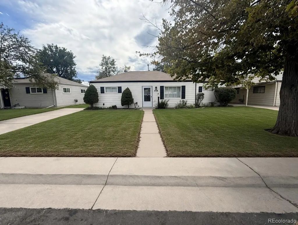 755 Uvalda Street, Aurora