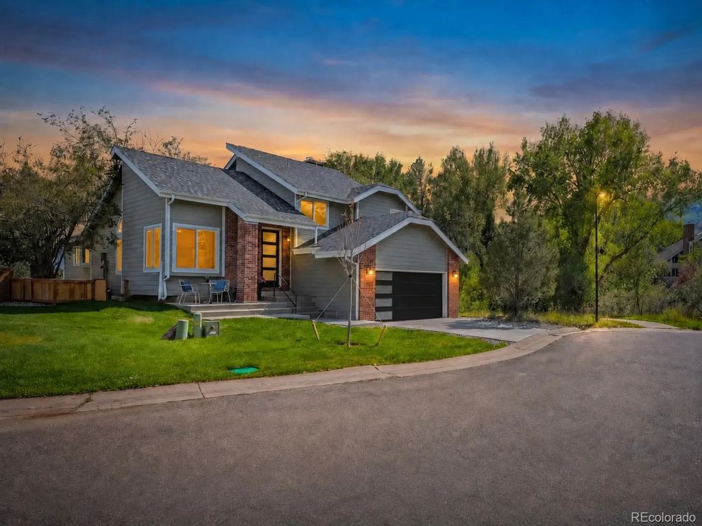 11 Long Spur, Littleton