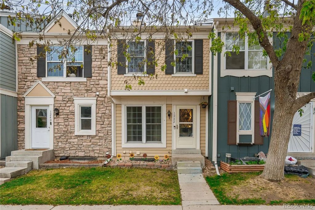 1242 S Idalia Street, Aurora