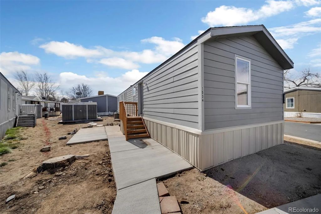 2885 E Midway Boulevard, Denver