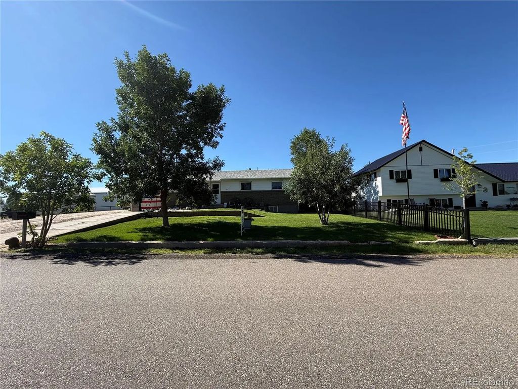 242 S 2nd Avenue, Byers