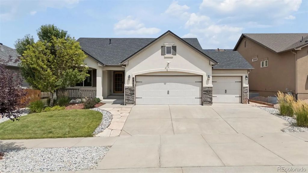 6840 Mustang Rim Drive, Colorado Springs