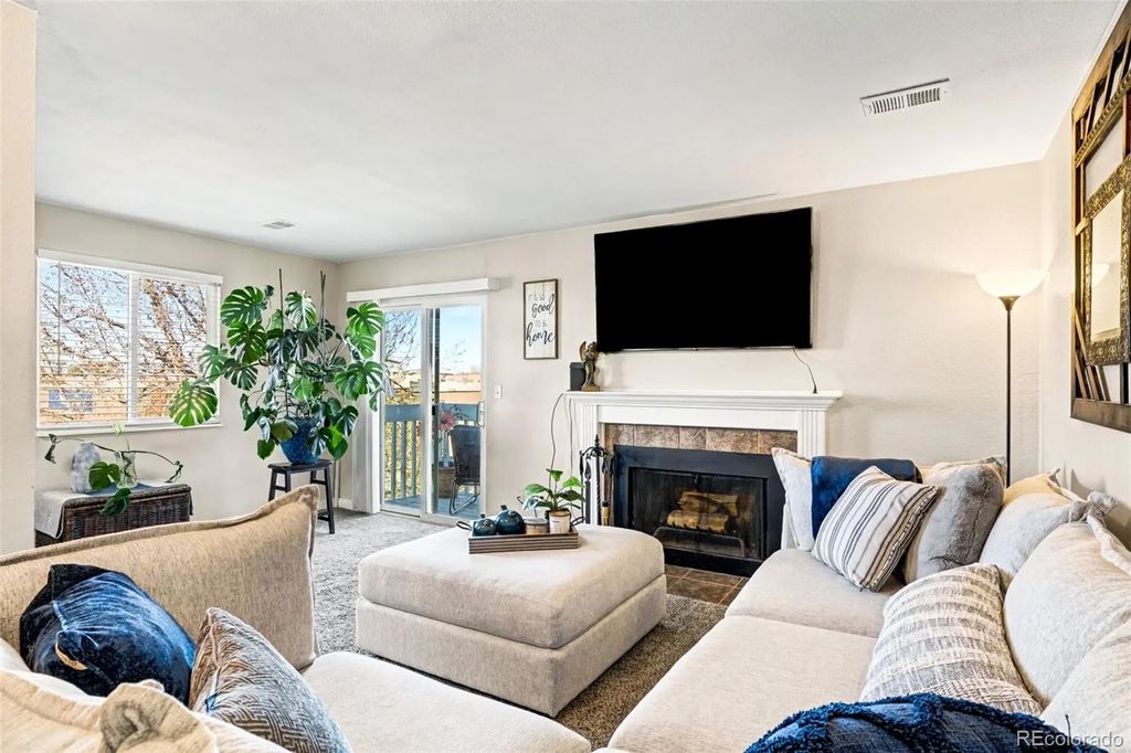 12526 E Cornell Avenue 301, Aurora