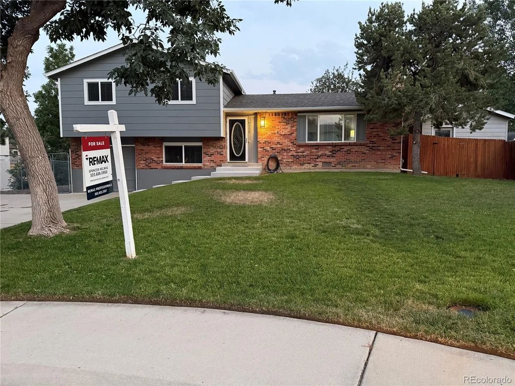 9320 W Burgundy Avenue, Littleton