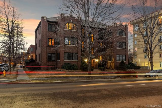 1 N Downing Street 5, Denver
