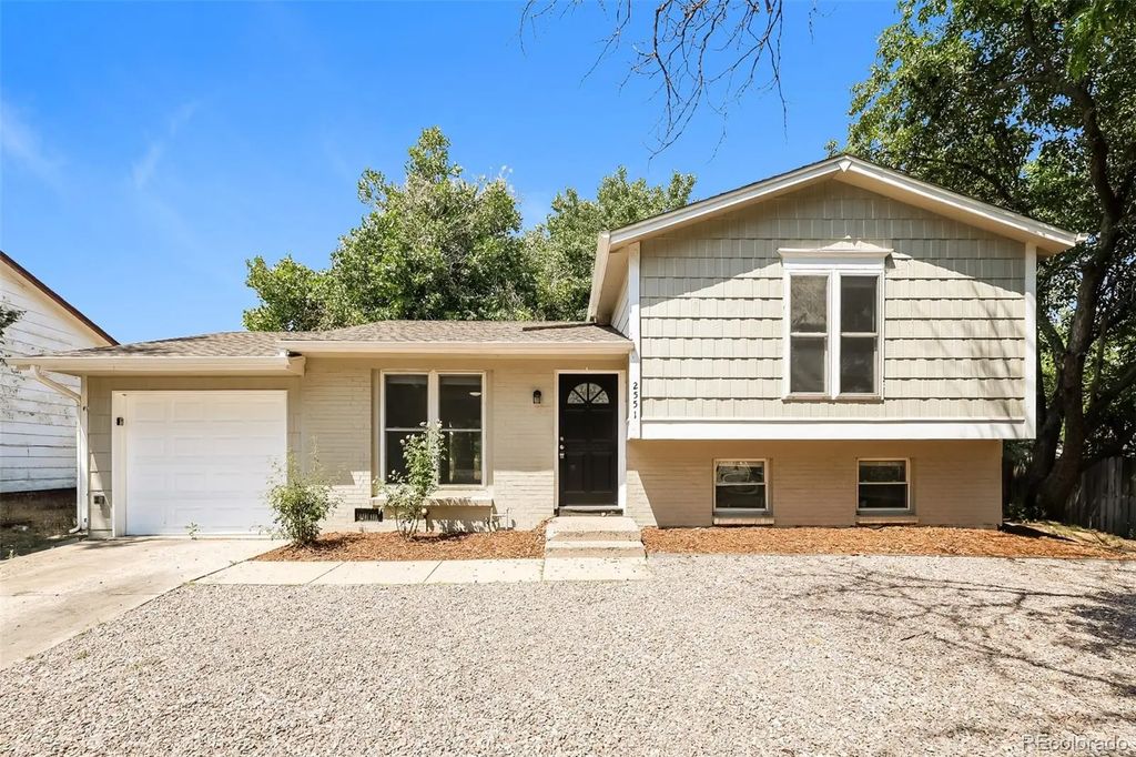 2551 S Kittredge Way, Aurora