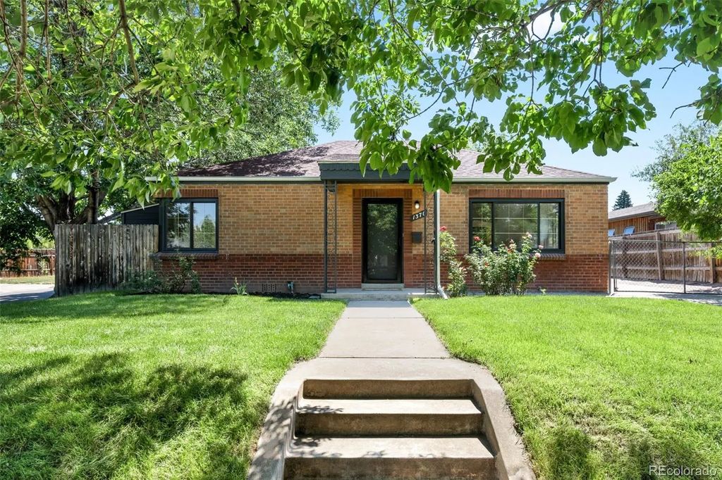1370 Newport Street, Denver