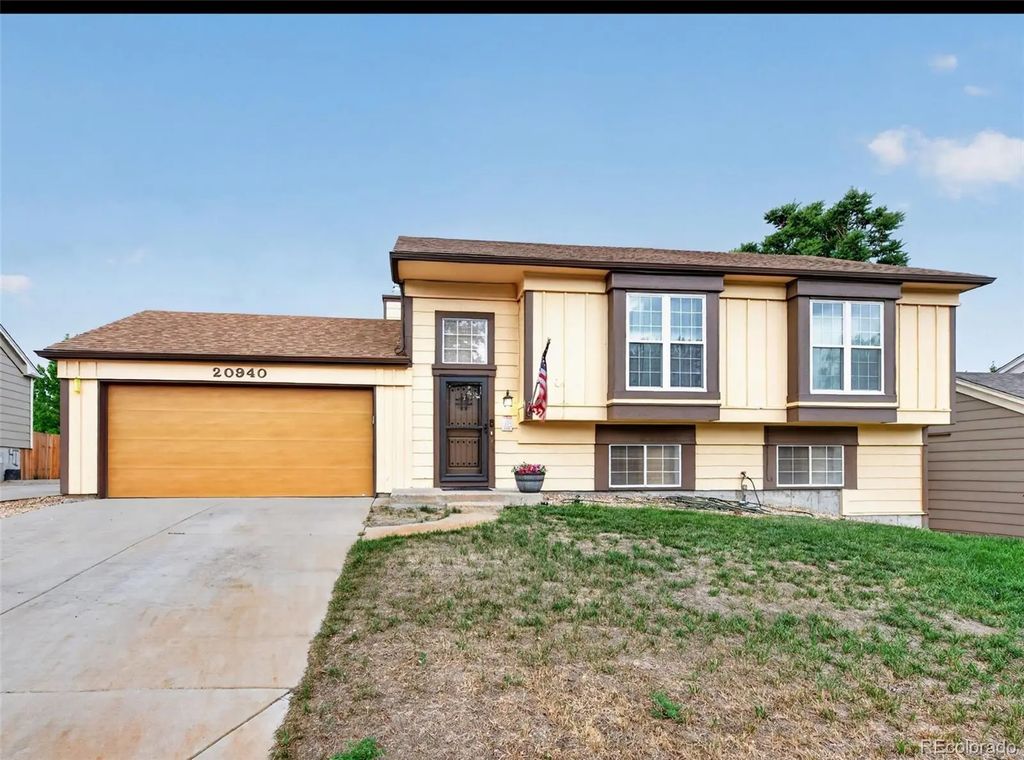 20940 E Ida Avenue, Aurora