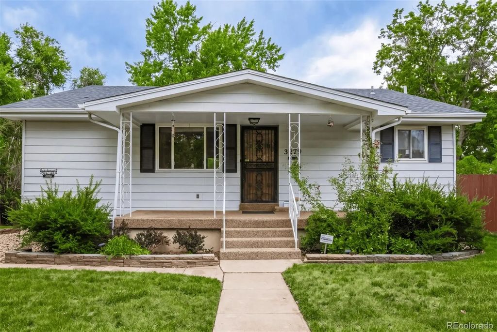 3279 S Pearl Street, Englewood
