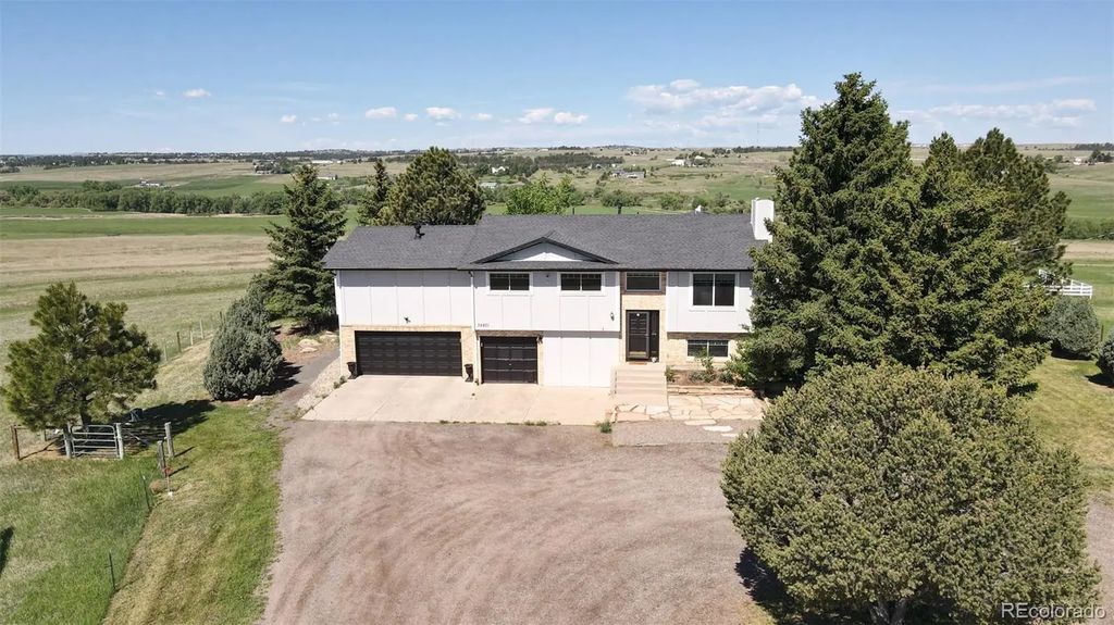 38801 Private Road 17, Elizabeth
