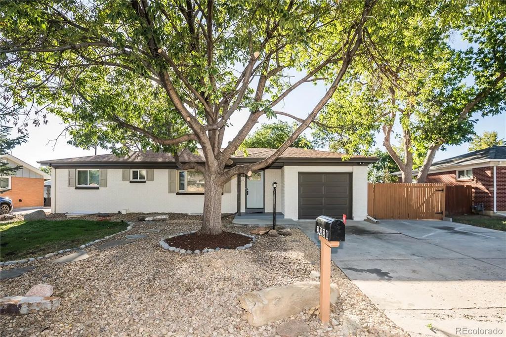 3330 W Union Avenue, Englewood