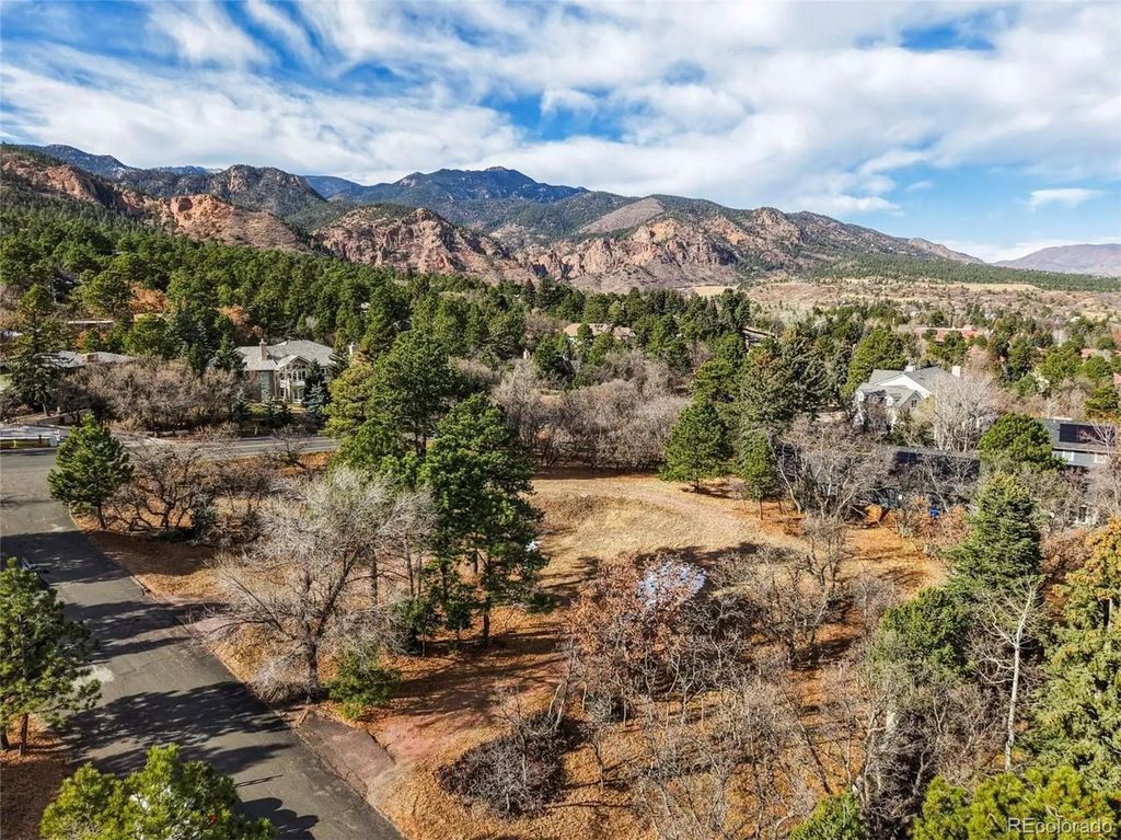32 Penrose Lane, Colorado Springs