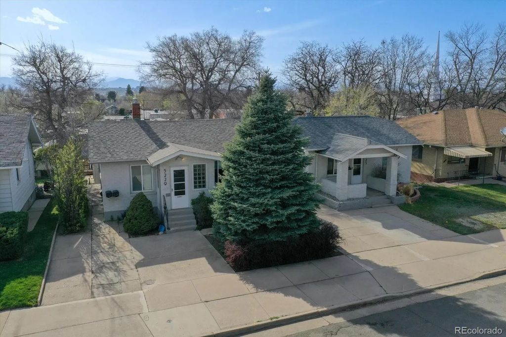 3229 S Lincoln Street, Englewood