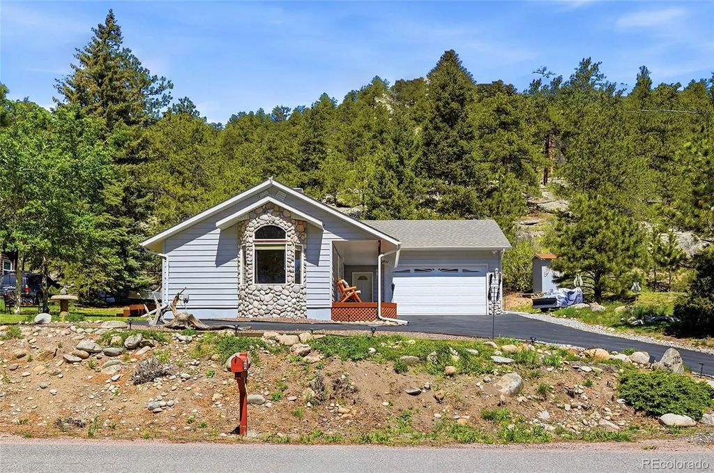 2772 Riverside Drive, Lyons