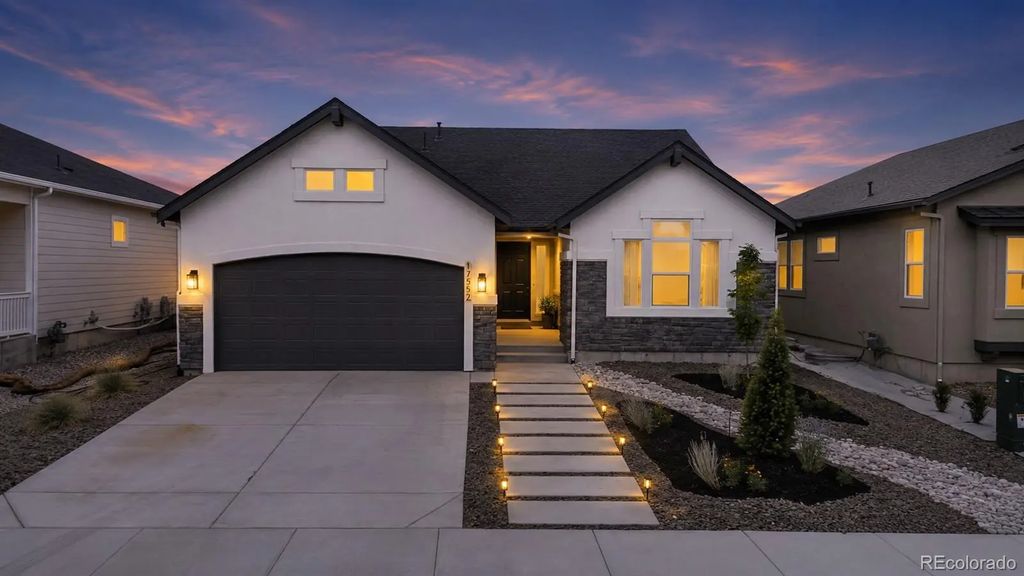 17552 Lucky Penny Lane, Monument