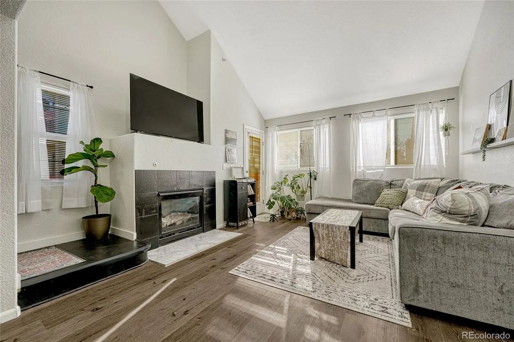 970 S Dawson Way 10, Aurora