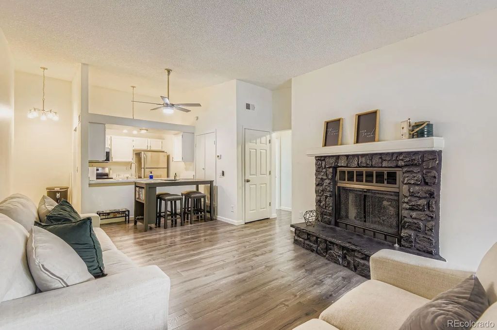 4281 S Salida Way 11, Aurora
