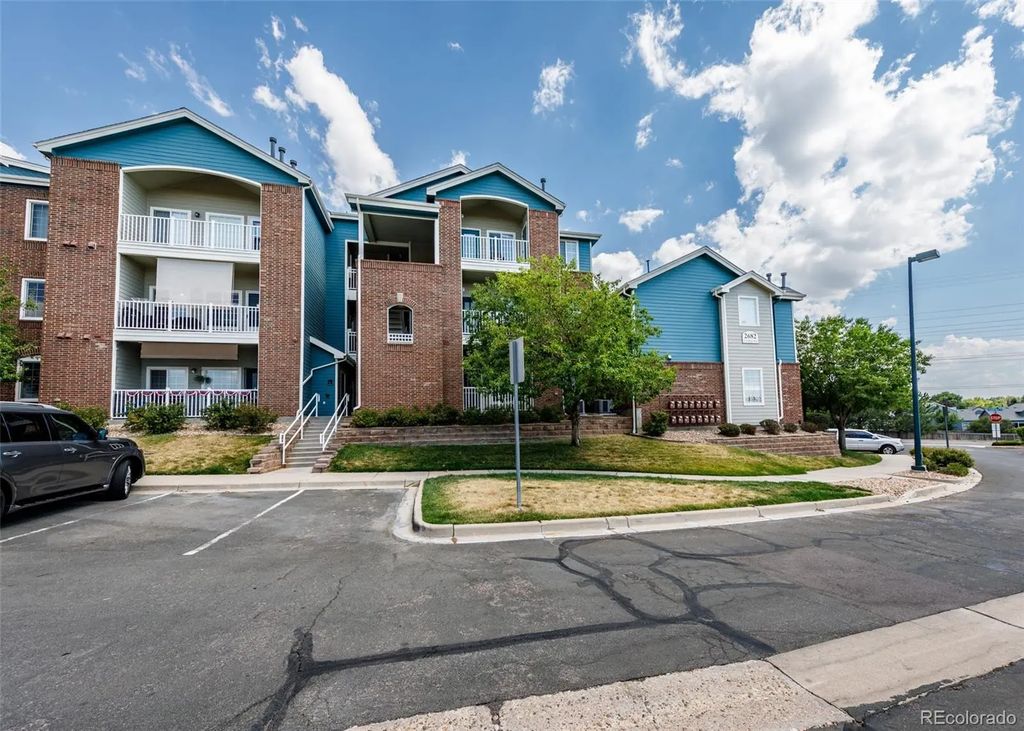 2682 S Cathay Way 301, Aurora