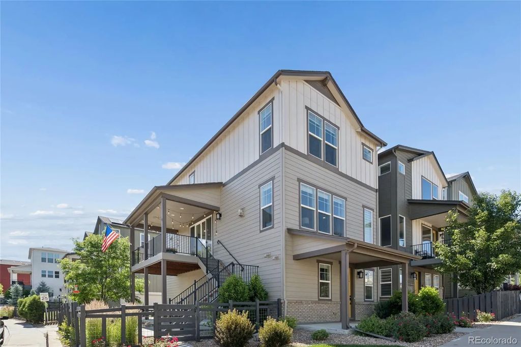 8871 Southurst Street, Littleton