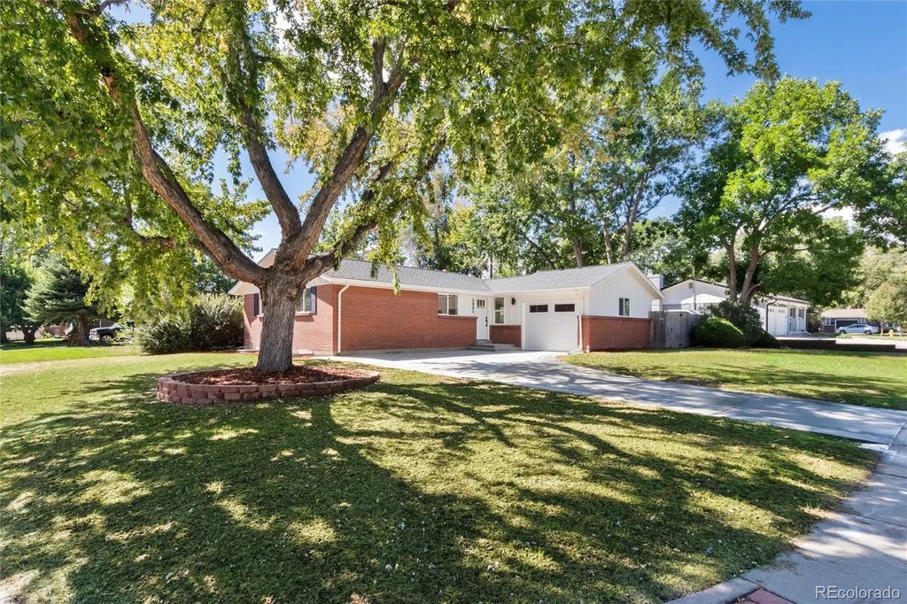 6885 Oak Way, Arvada
