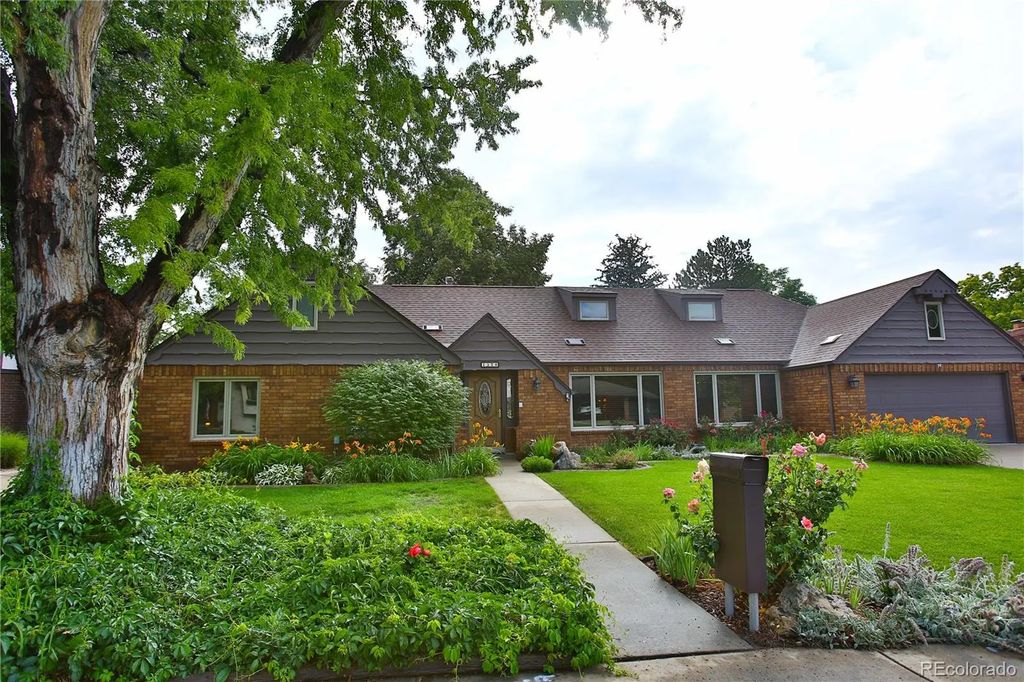 1370 Bellaire Street, Broomfield