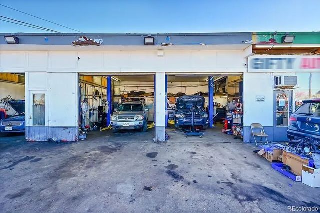8000 E Colfax Avenue, Denver