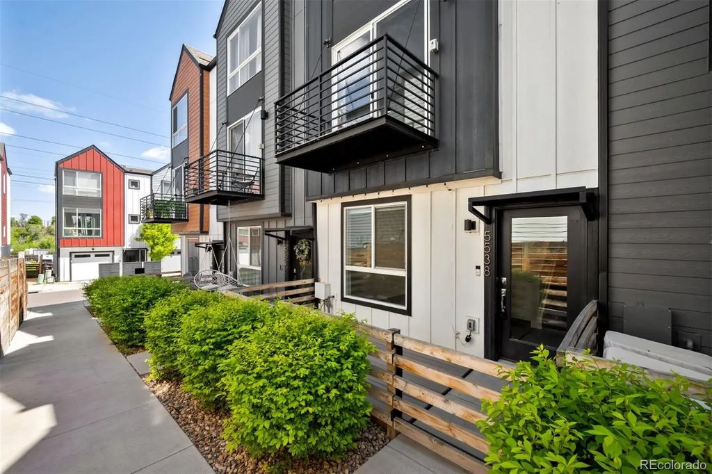 5538 W 11th Place, Lakewood