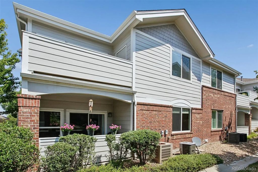 10336 W 55th Place 101, Arvada