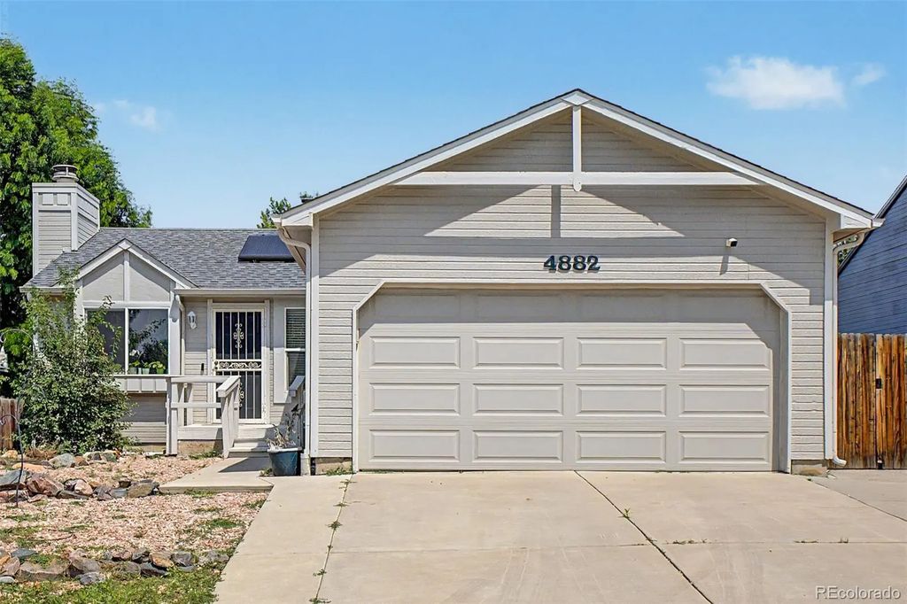 4882 S Genoa Street, Centennial