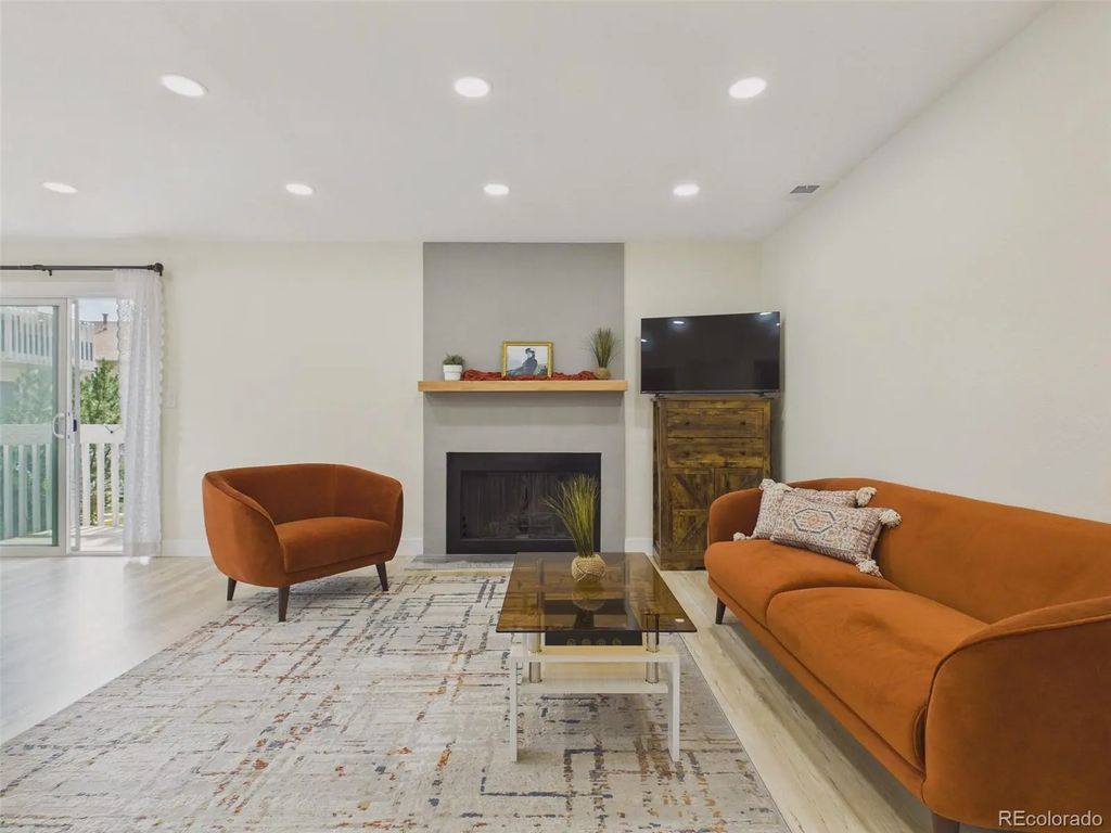 12514 E Cornell Avenue 203, Aurora