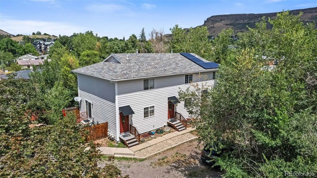 215 Arapahoe Street, Golden