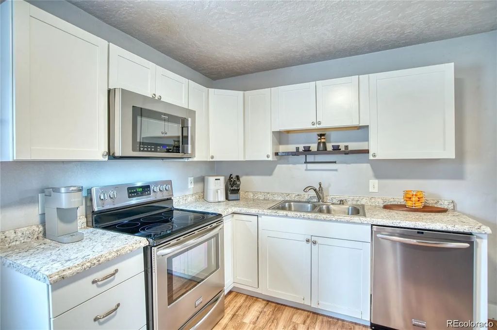 2001 5th Avenue, Greeley