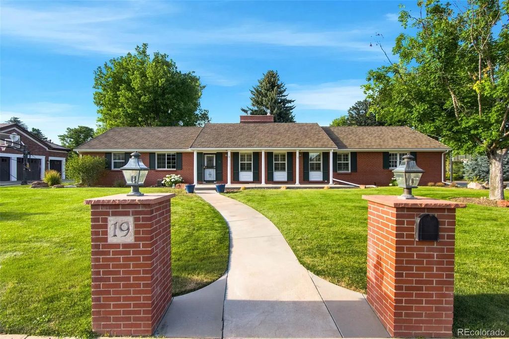 19 Niblick Lane, Littleton