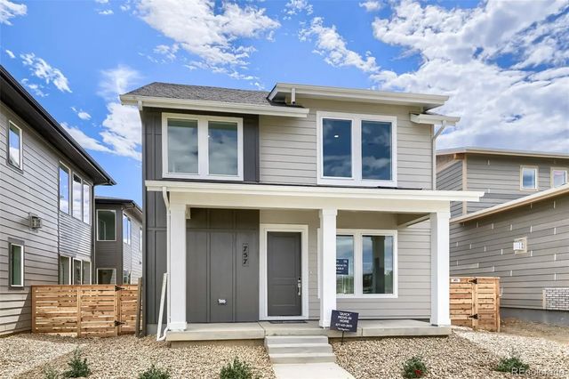 757 Carabiner Drive, Erie