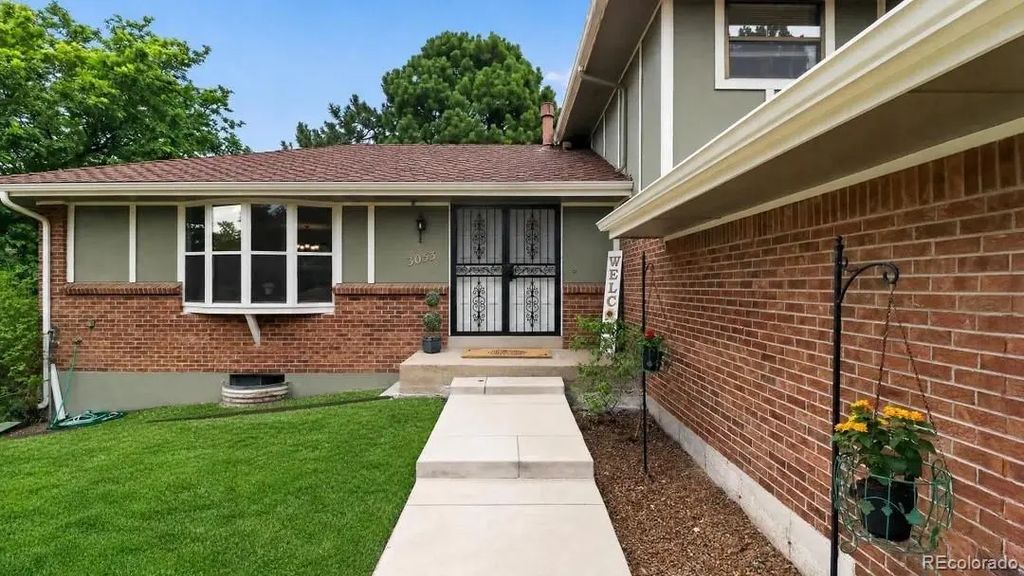 3053 E Phillips Drive, Centennial