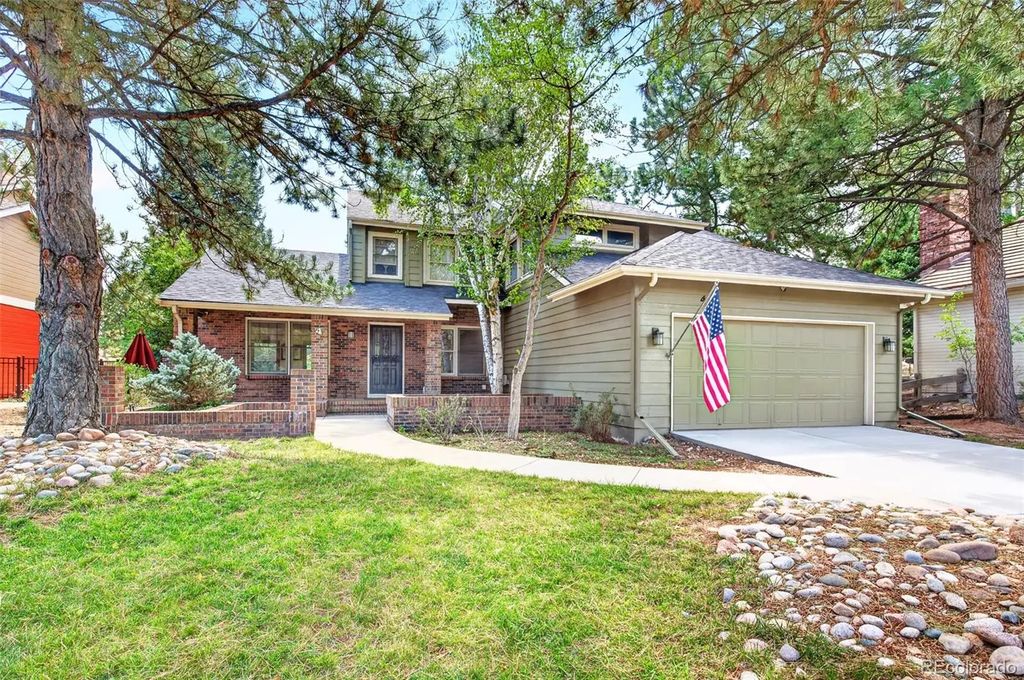 4 Oakmont Lane, Littleton