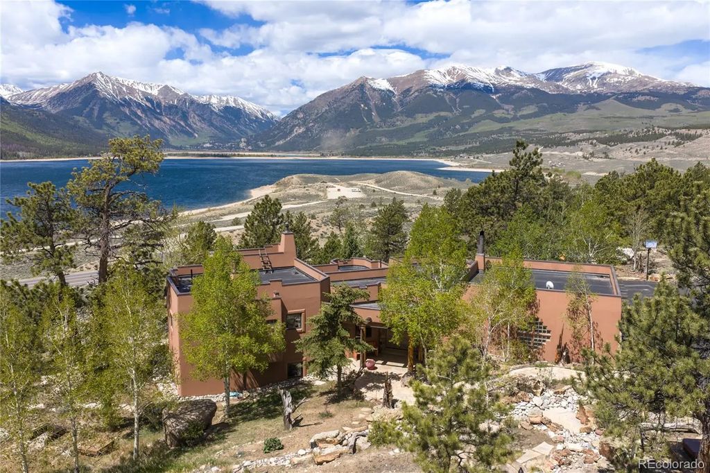 5910 County Road 10, Twin Lakes