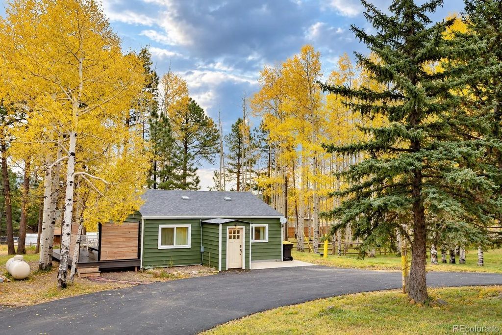 220 Burland Drive, Bailey