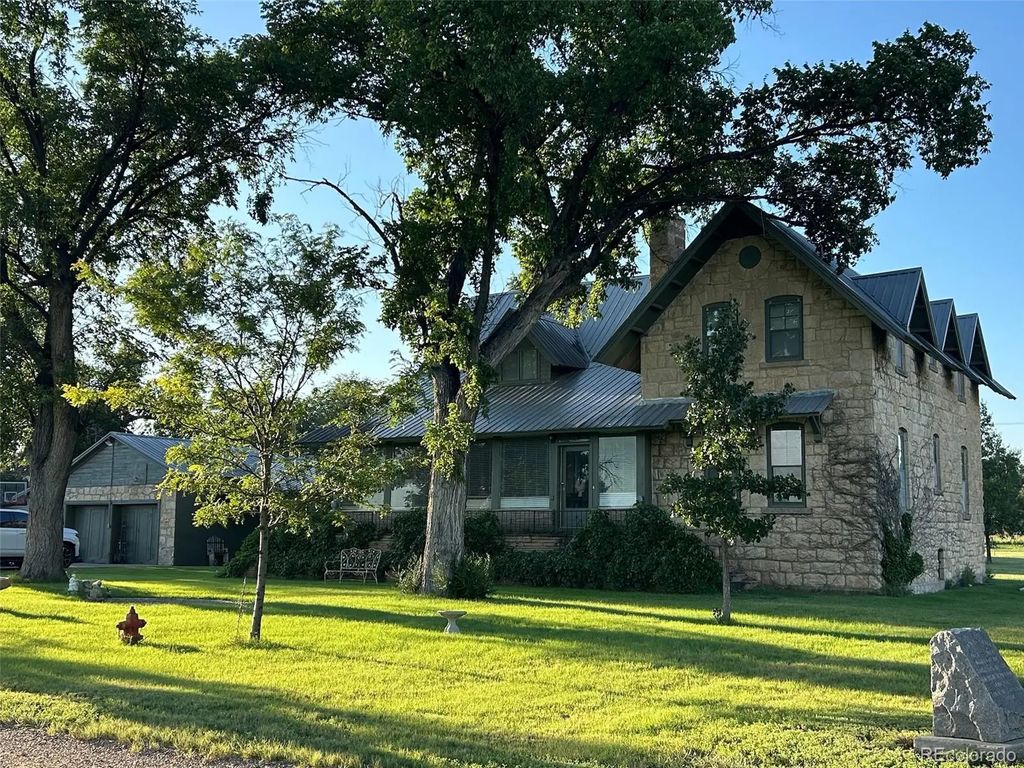 409 W Vinson Street, Holly