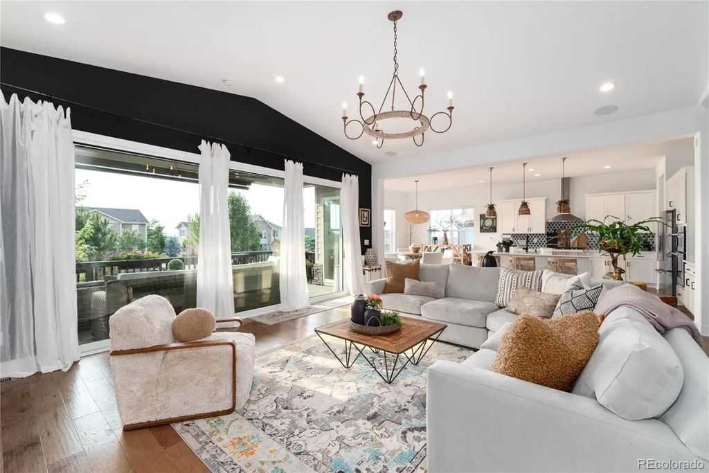 27810 E Lakeview Drive, Aurora