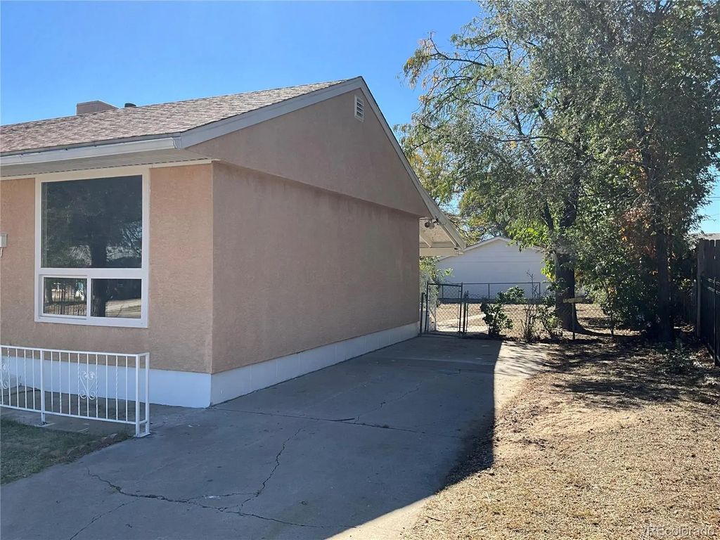 72 Hanson Lane, Pueblo