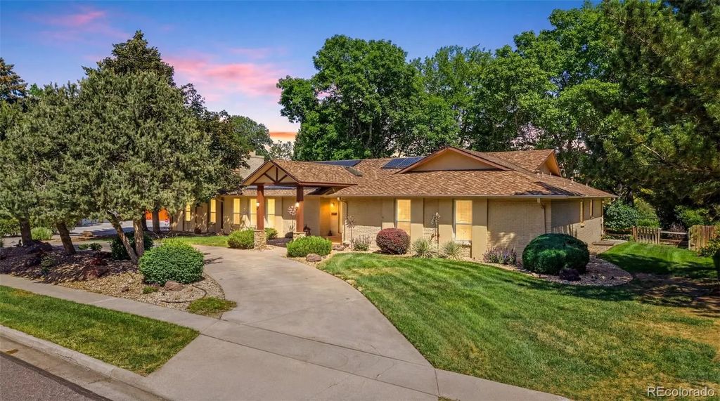 2429 S Chase Lane, Lakewood