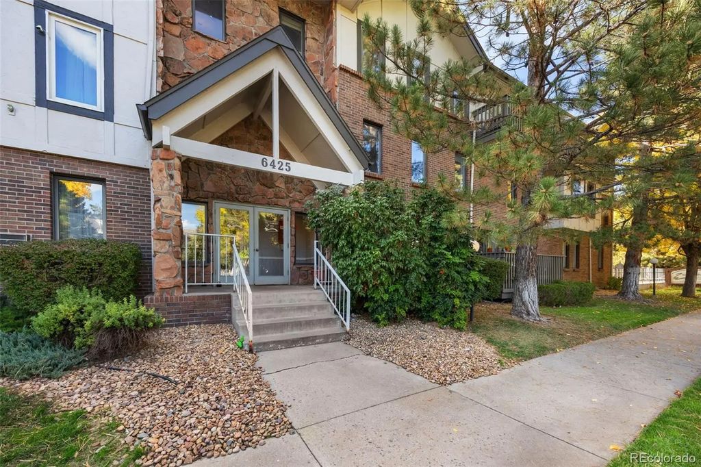 6425 S Dayton Street 302, Englewood