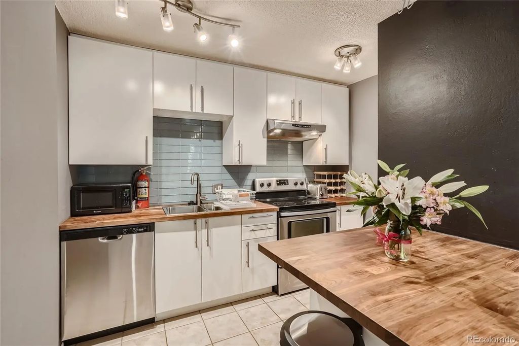 2500 S York Street 302, Denver