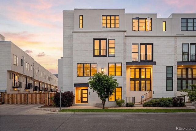 825 Bellaire Street, Denver