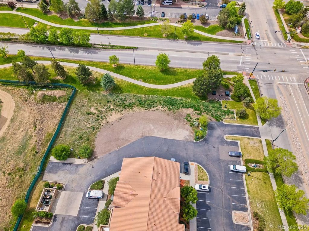 4050 N Kittredge Street, Denver