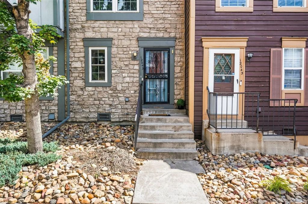 12043 E Hoye Drive, Aurora