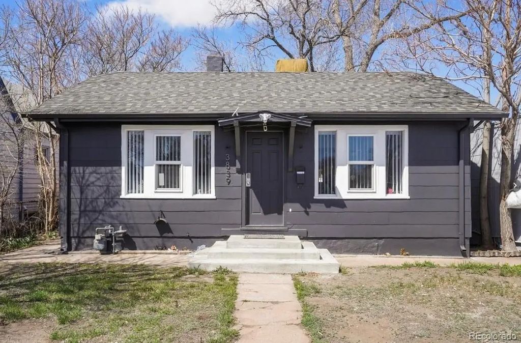 3839 S Broadway, Englewood