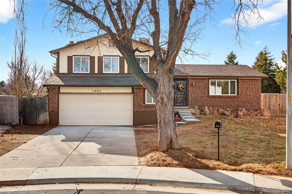 1541 S Fairplay Way, Aurora